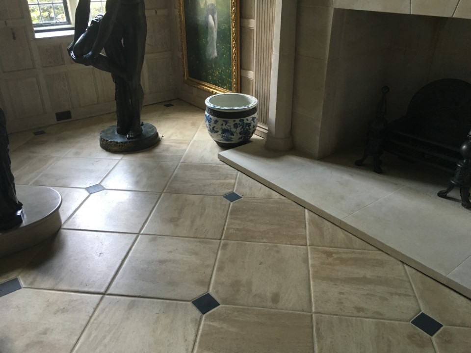 Tiling services in Dorking, Reigate, Leatherhead, Oxshott, Esher